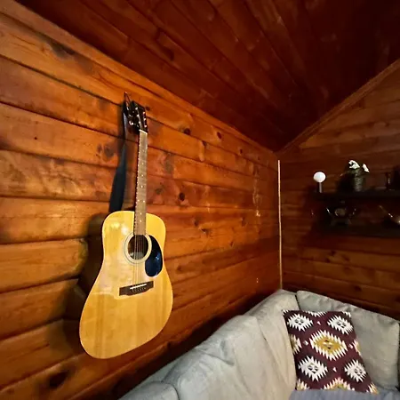 木屋 Beautiful Cabin By Mjosa.